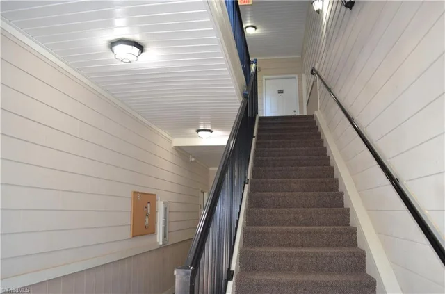 108 Sunset Circle Unit 202, photo 2 of 20