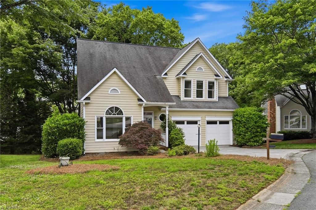 Photo of 2032 Williamsburg Manor Court, Winston-Salem, NC 27103 (MLS # 1222081)