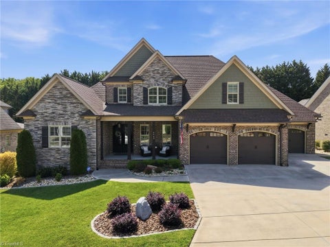 Homes For Sale - 5723 Woodrose Lane<br/> Greensboro, NC 27410