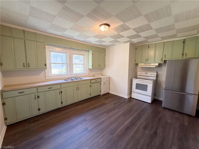 3511 Helmstetler Road, photo 2 of 21