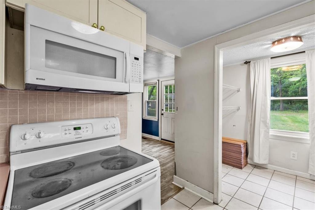 4105 Beta Place, Greensboro, North Carolina image 12