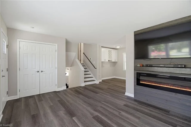 420 Pepperidge Road, photo 5 of 34