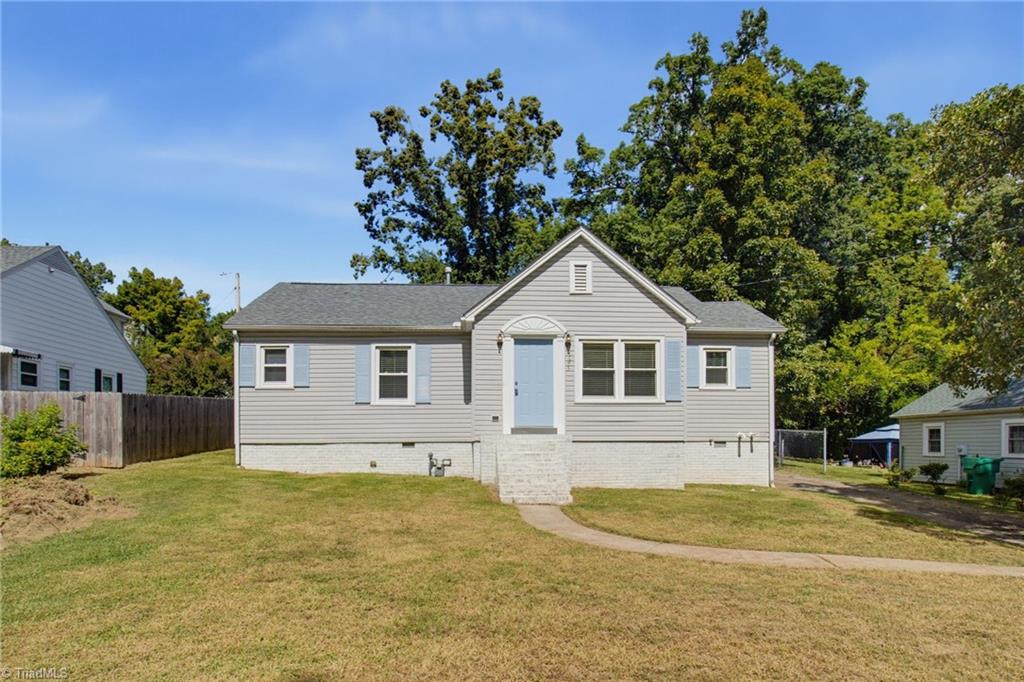 Photo of 525 Farriss Avenue E, High Point, NC 27262 (MLS # 1237225)