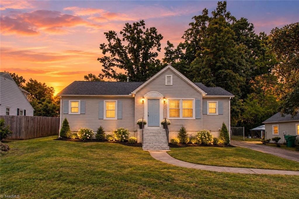 Photo of 525 Farriss Avenue E, High Point, NC 27262 (MLS # 1237225)