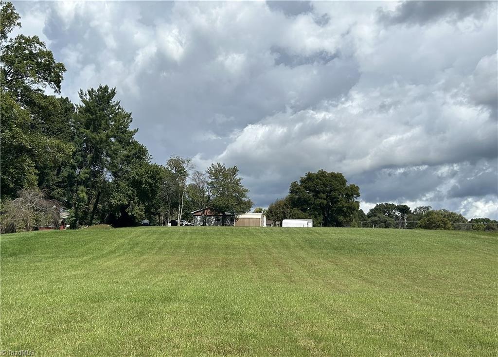 000 Airplane Way, Dobson, North Carolina image 8