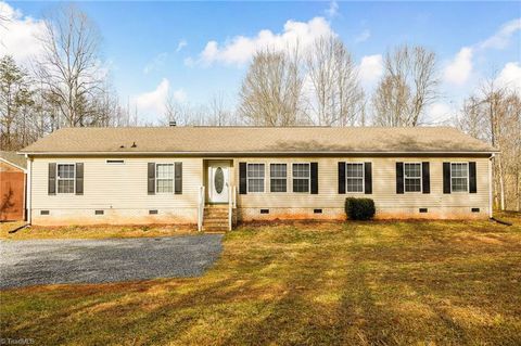 Apartment For Sale - 1591 Carson Road<br/> Surry County, Pilot Mountain, NC 27041