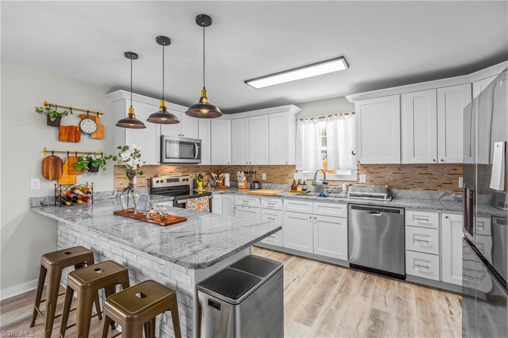 Photo of 9 Courtesy Drive, Thomasville, NC 27360 (MLS # 1207944)