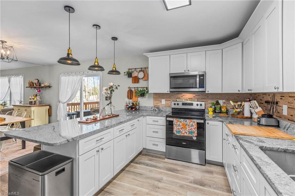 Photo of 9 Courtesy Drive, Thomasville, NC 27360 (MLS # 1207944)