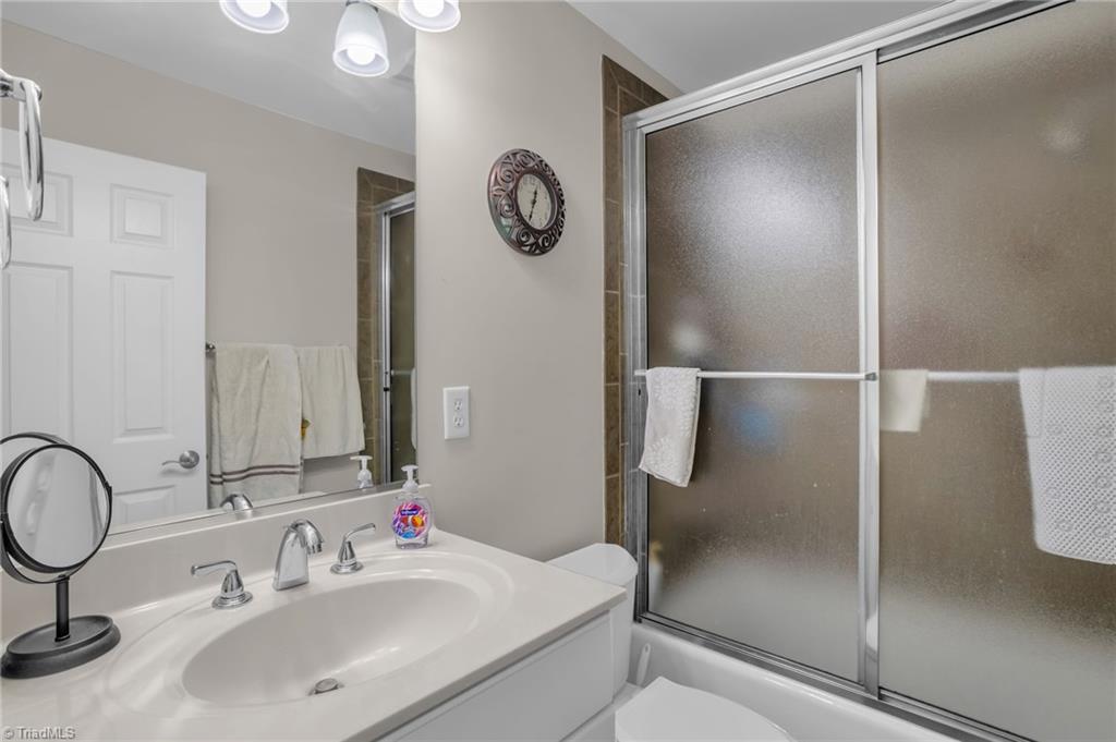 Browns Summit, North Carolina 27214, United States, 4 Bedrooms Bedrooms, ,4 BathroomsBathrooms,Residential,Active,149110