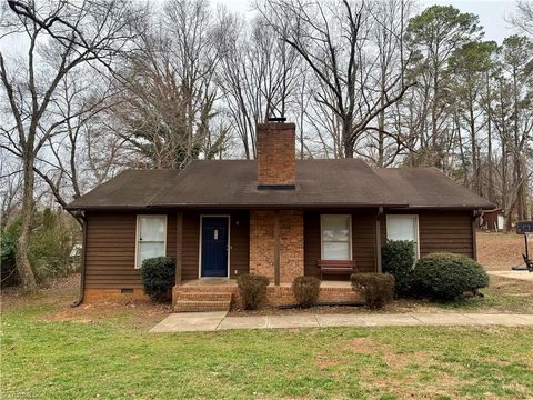 Photo of 303 island Drive, Madison, NC 27025 (MLS # 1212168)