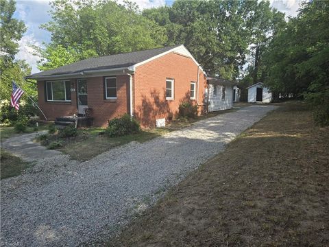 Homes For Sale - 438 Dudley Street<br/> Burlington, NC 27217