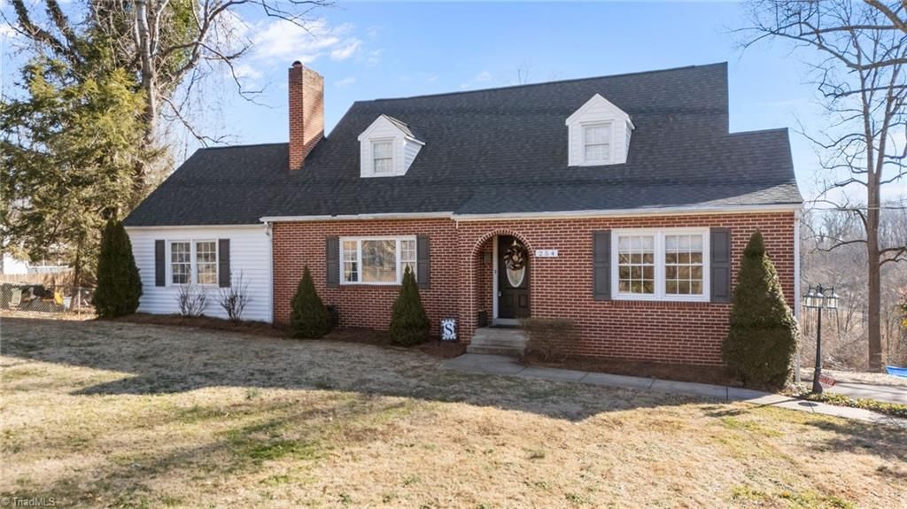 Photo of 254 Hillcrest Drive, Elkin, NC 28621 (MLS # 1207215)