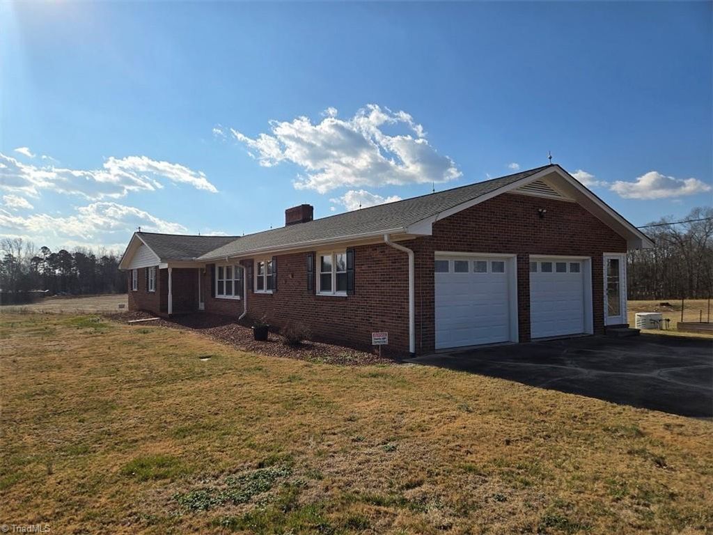 Photo of 2889 Mountain View Church Road, King, NC 27021 (MLS # 1206238)