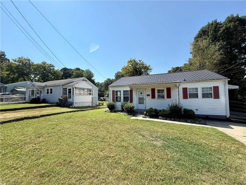 Homes For Sale - 1003 Unity Street<br/> Thomasville, NC 27360