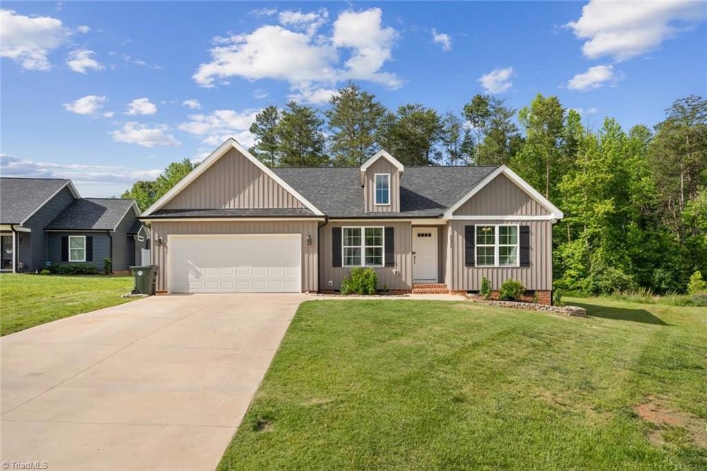 121 Brooke Ridge Drive, Thomasville, North Carolina image 1