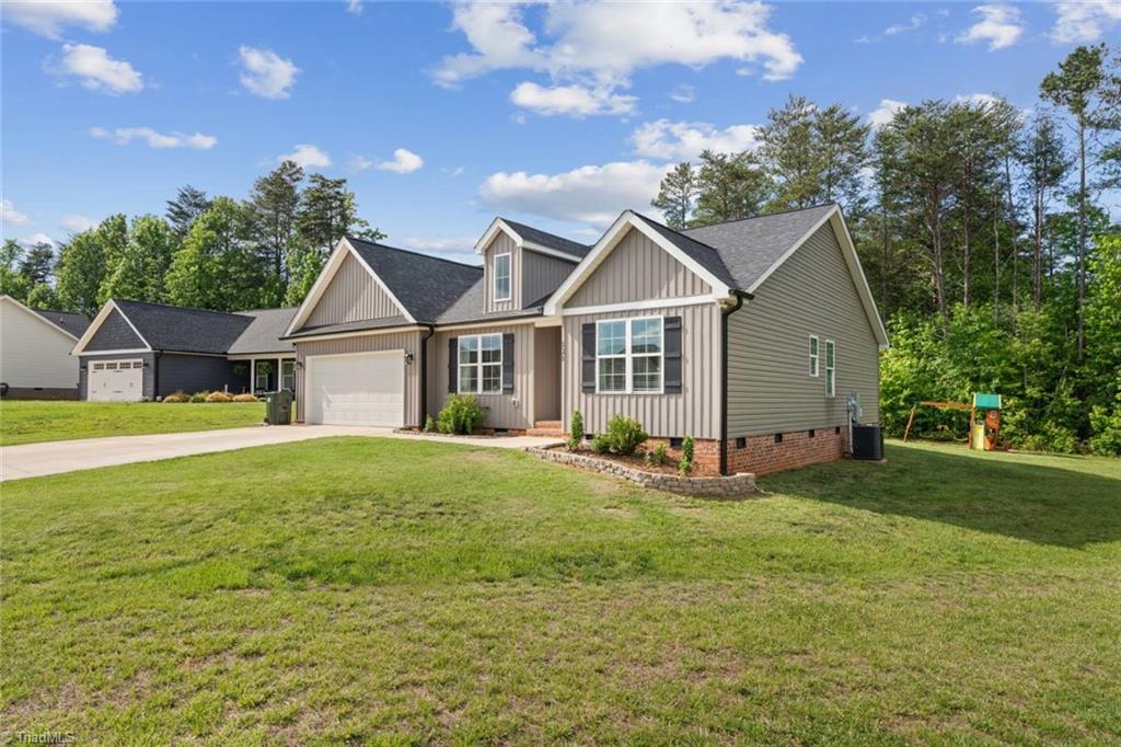 121 Brooke Ridge Drive, Thomasville, North Carolina image 3