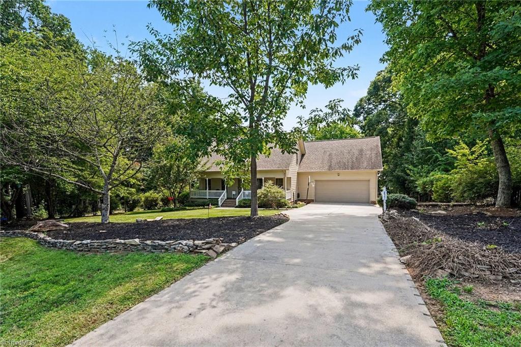 Photo of 433 Northampton Drive, Asheboro, NC 27205 (MLS # 1230021)