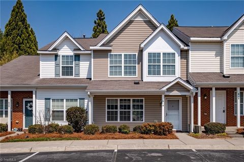 Townhouse For Sale - 618 Grasswren Way<br/> Guilford County, Greensboro, NC 27409