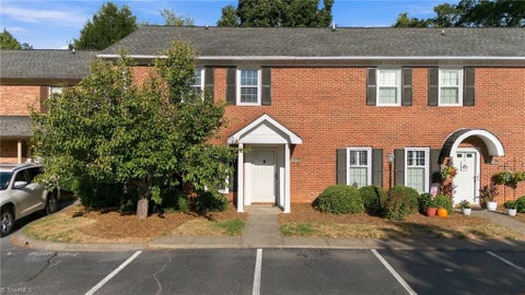 Townhouse For Sale - 4984 Chrisfield Lane<br/> Forsyth County, Winston-Salem, NC 27104