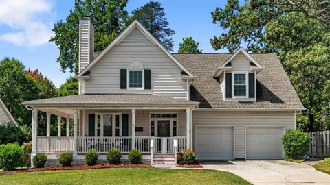 Homes For Sale - 805 Montpelier Drive<br/> Greensboro, NC 27410