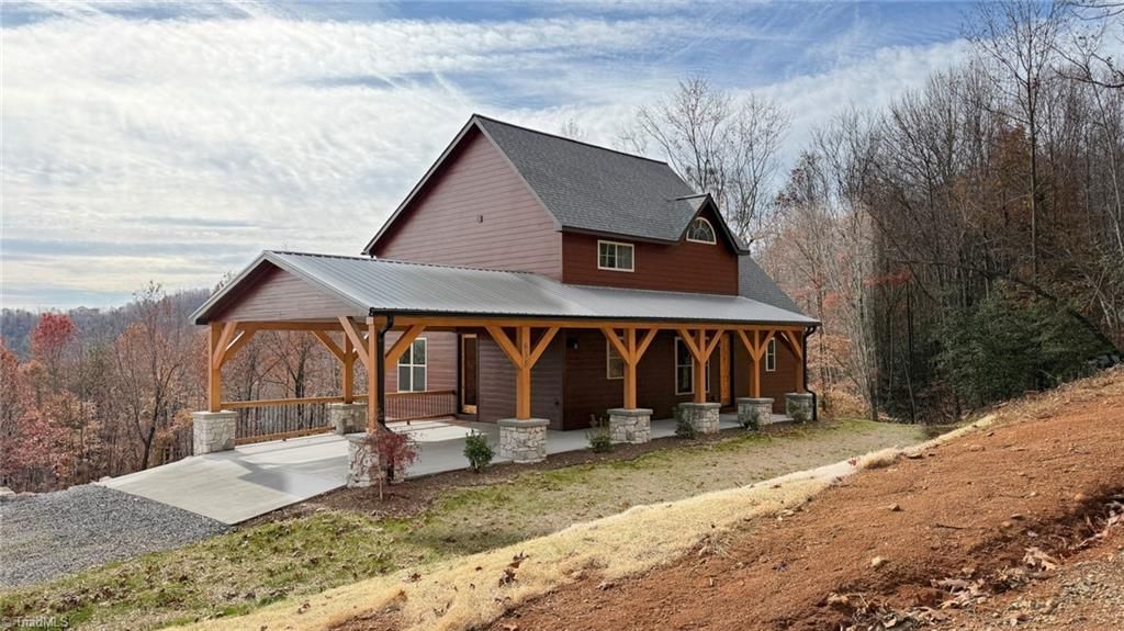 Photo of 638 Falcon Ridge Drive, Moravian Falls, NC 28654 (MLS # 1202382)