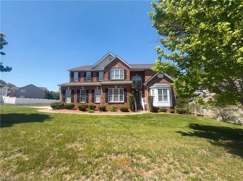 Homes For Sale - 4993 Winding Ridge Drive<br/> Greensboro, NC 27406