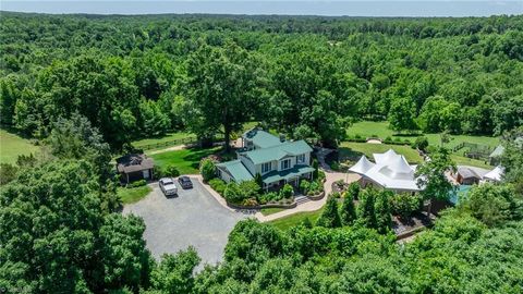 5530 Linch Road Whitsett NC 27377