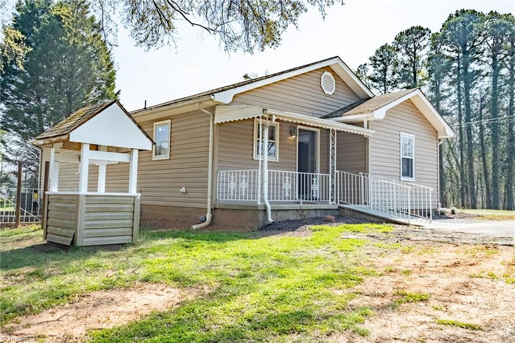 Photo of 3283 US Highway 64, Advance, NC 27006 (MLS # 1213536)