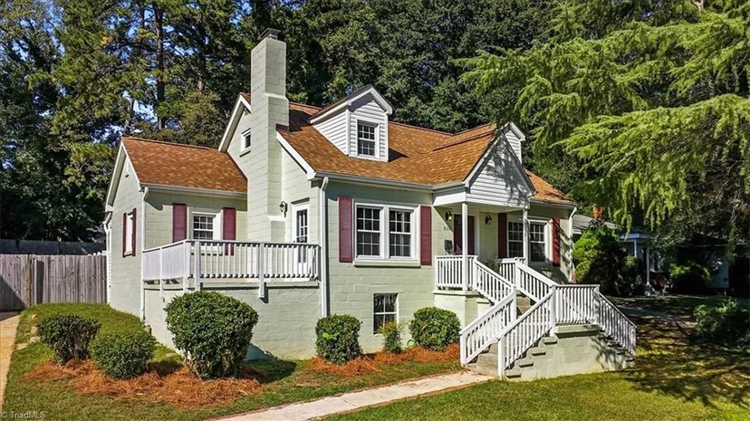 610 Ashland Drive, photo 1 of 33