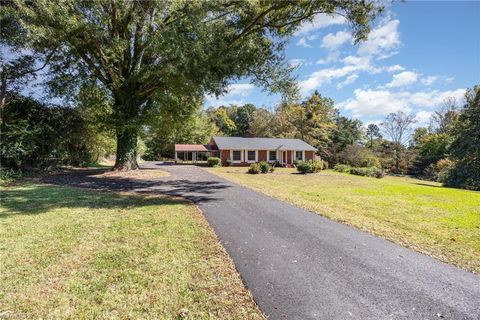 412 S Main Street Mocksville NC 27028
