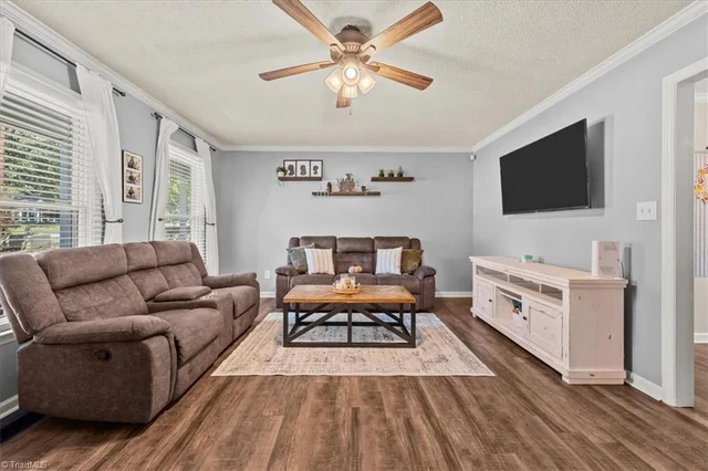 208 Trollinger Street, photo 4 of 44