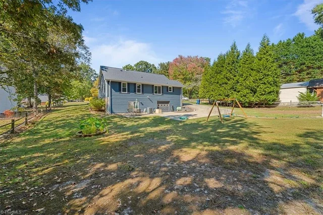 208 Trollinger Street, photo 3 of 44