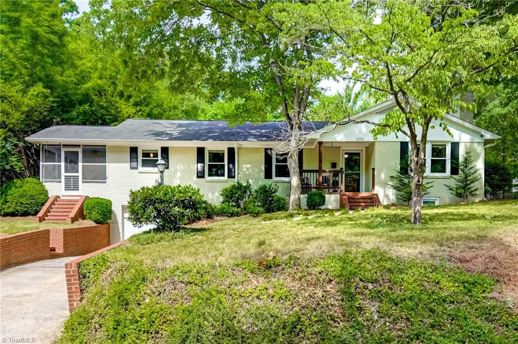 Photo of 1016 Fenimore Street, Winston-Salem, NC 27103 (MLS # 1224948)