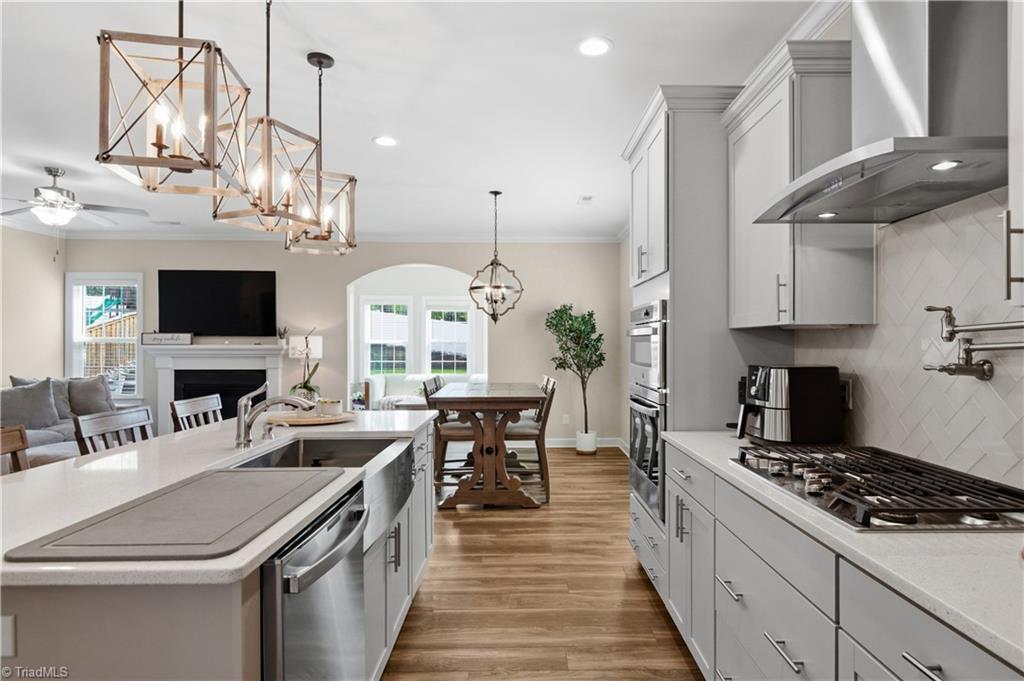 1010 Woodview Ridge Trail