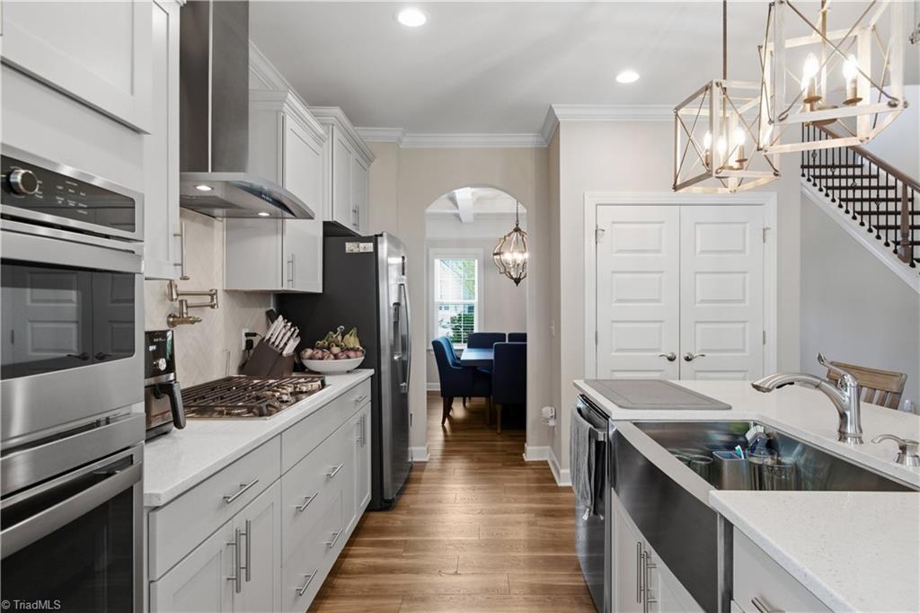 1010 Woodview Ridge Trail