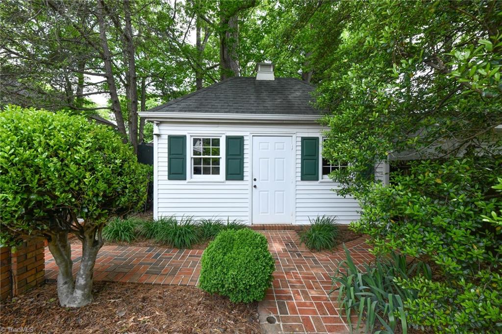 900 Rollingwood Drive, Greensboro, North Carolina image 38