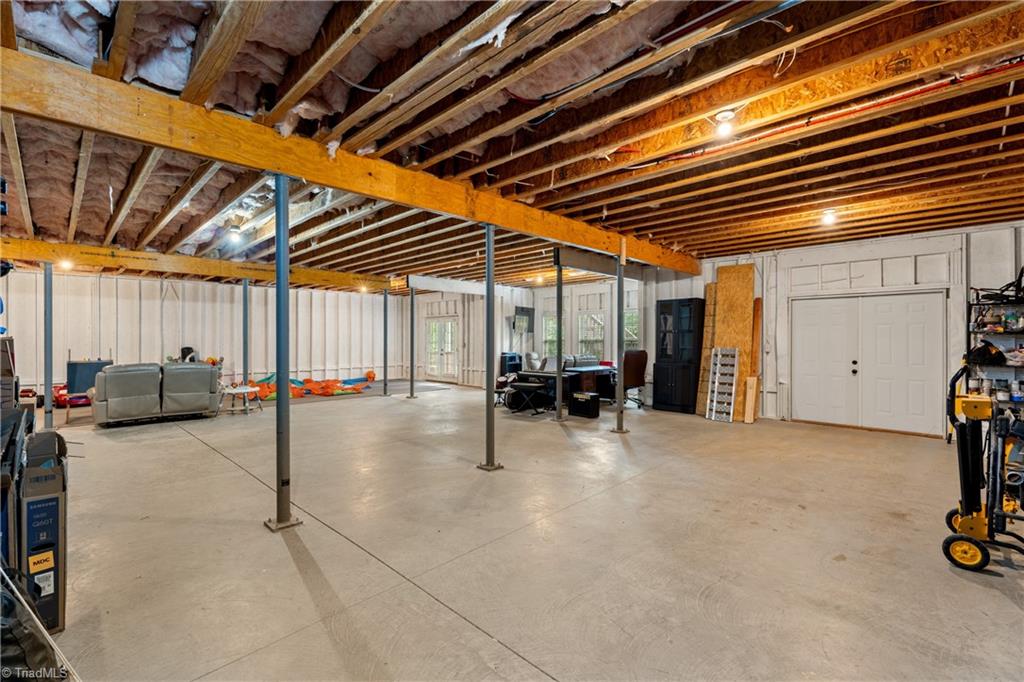 Kernersville, North Carolina 27284, United States, 3 Bedrooms Bedrooms, ,4 BathroomsBathrooms,Residential,Active,196202