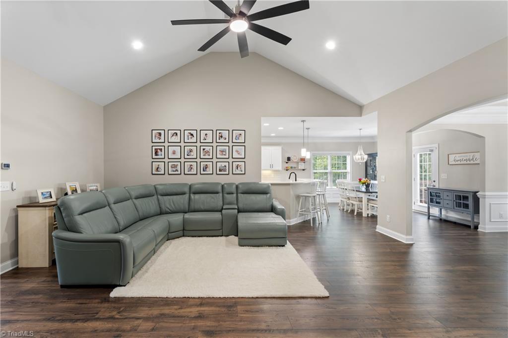 Kernersville, North Carolina 27284, United States, 3 Bedrooms Bedrooms, ,4 BathroomsBathrooms,Residential,Active,196202