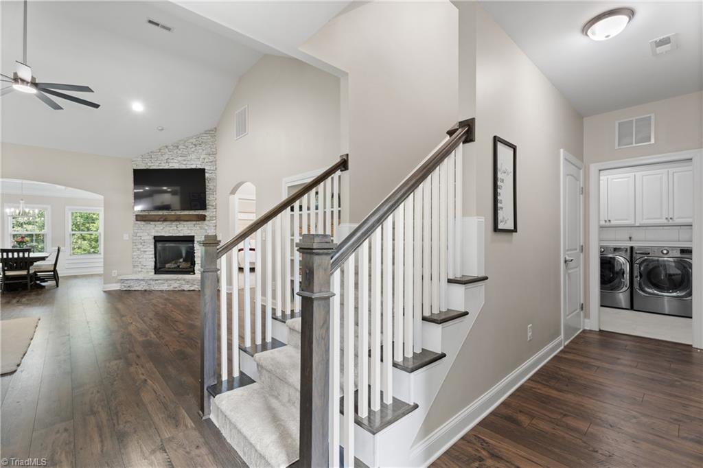 Kernersville, North Carolina 27284, United States, 3 Bedrooms Bedrooms, ,4 BathroomsBathrooms,Residential,Active,196202