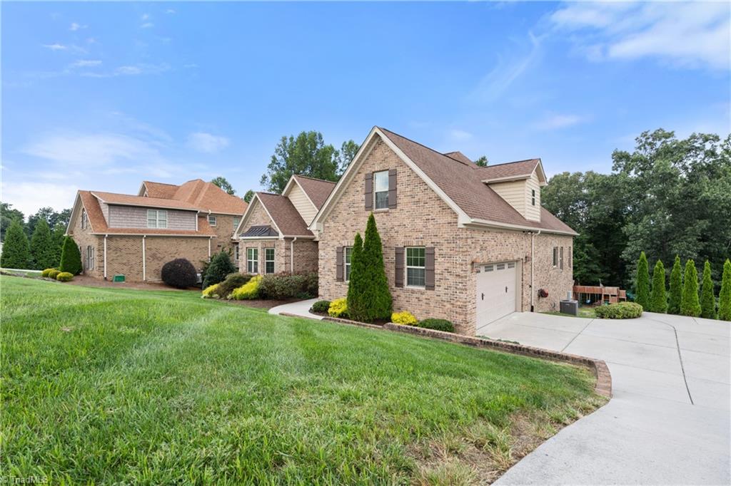 Kernersville, North Carolina 27284, United States, 3 Bedrooms Bedrooms, ,4 BathroomsBathrooms,Residential,Active,196202