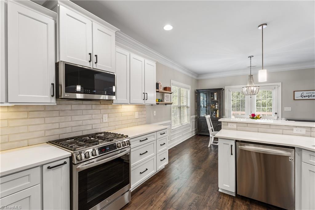 Kernersville, North Carolina 27284, United States, 3 Bedrooms Bedrooms, ,4 BathroomsBathrooms,Residential,Active,196202