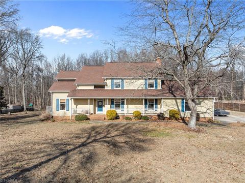 2201 Hunters Ridge Drive Pleasant Garden NC 27313