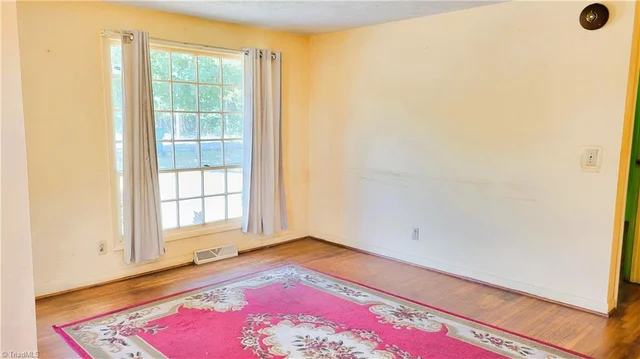 203 Kellam Street, photo 5 of 47