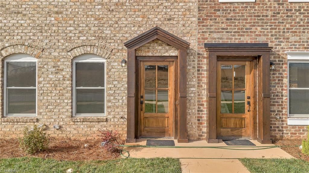 Photo of 2113 24Th Street Lane SE, Hickory, NC 28602 (MLS # 1203839)