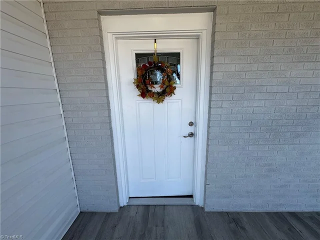 293 Winston Road, photo 4 of 46