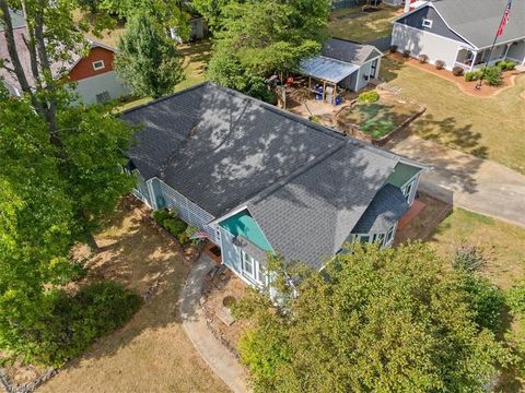 A home in Kernersville