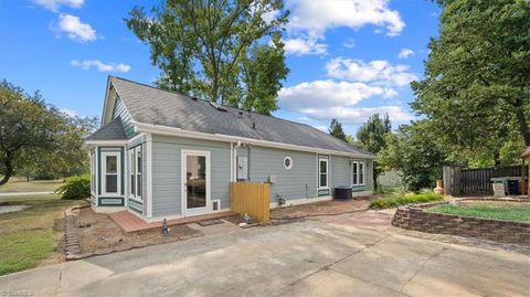 A home in Kernersville