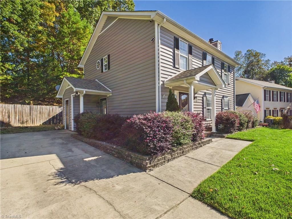 Photo of 3 Ridgemore Court, Greensboro, NC 27407 (MLS # 1199305)