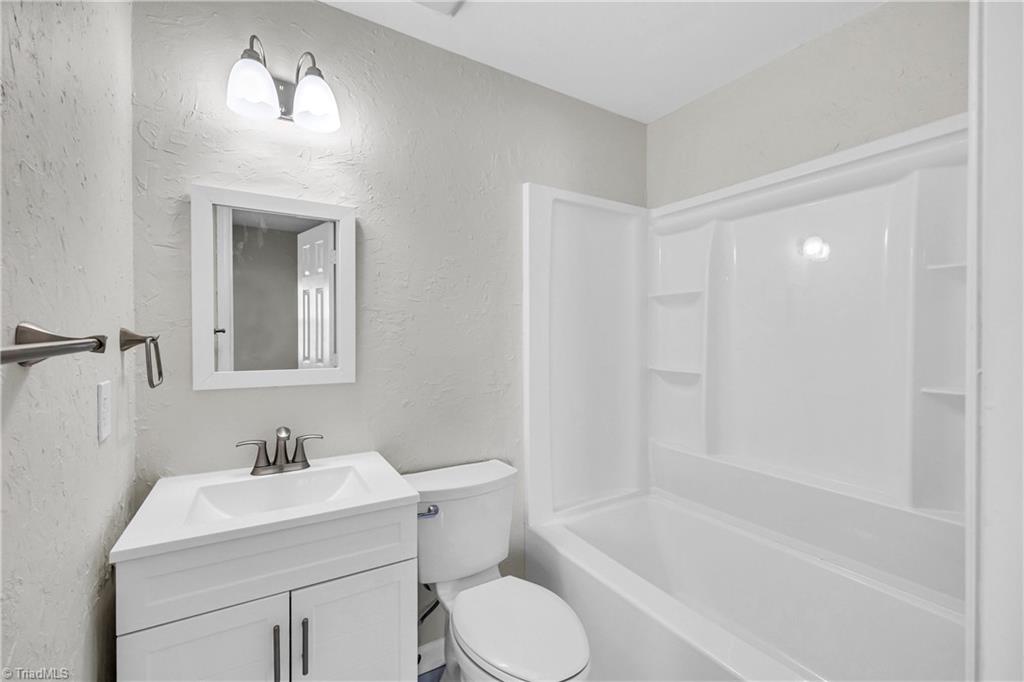 5703 Bramblegate Road #D, Greensboro, North Carolina image 21