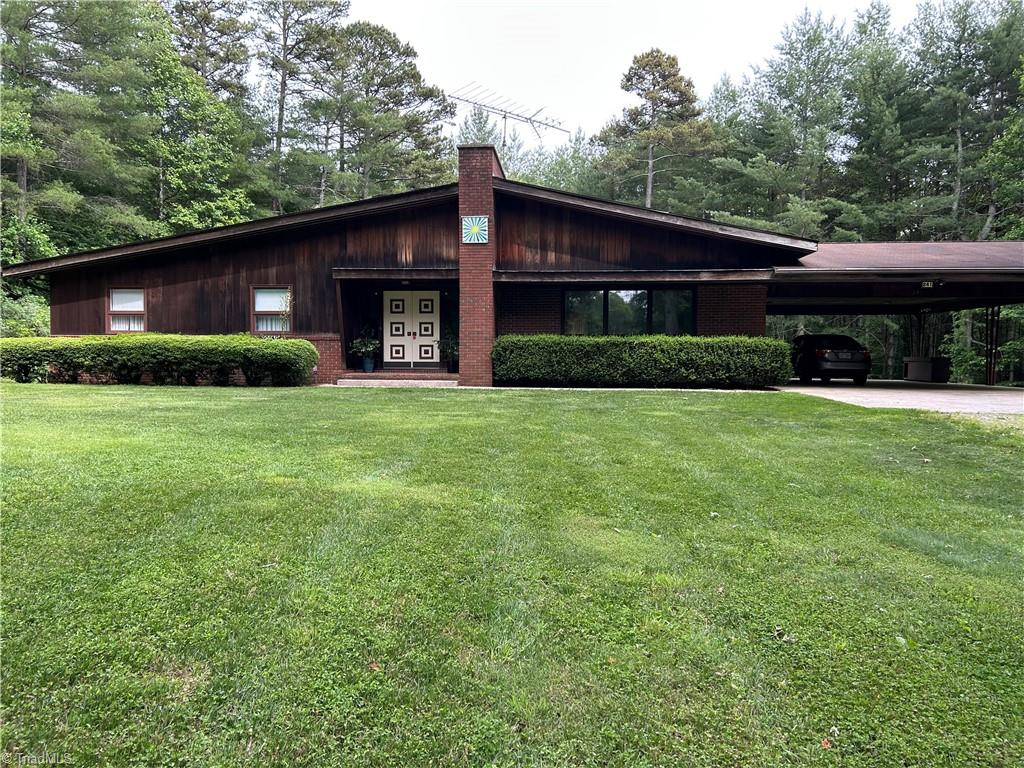 241 Oak Lane, Wilkesboro, North Carolina image 1